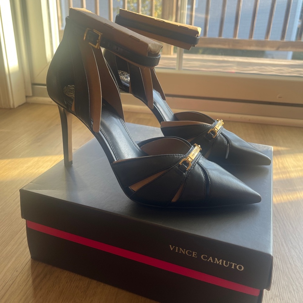 Vince Camuto VP Kaiser Pump